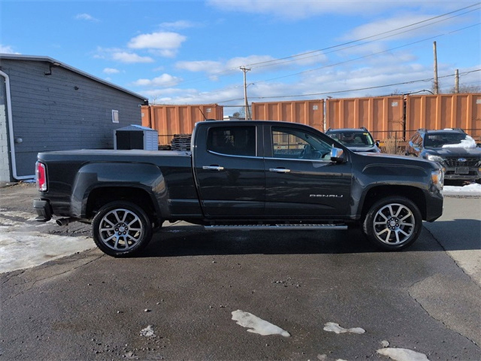 Used 2021 GMC Canyon Denali image 2