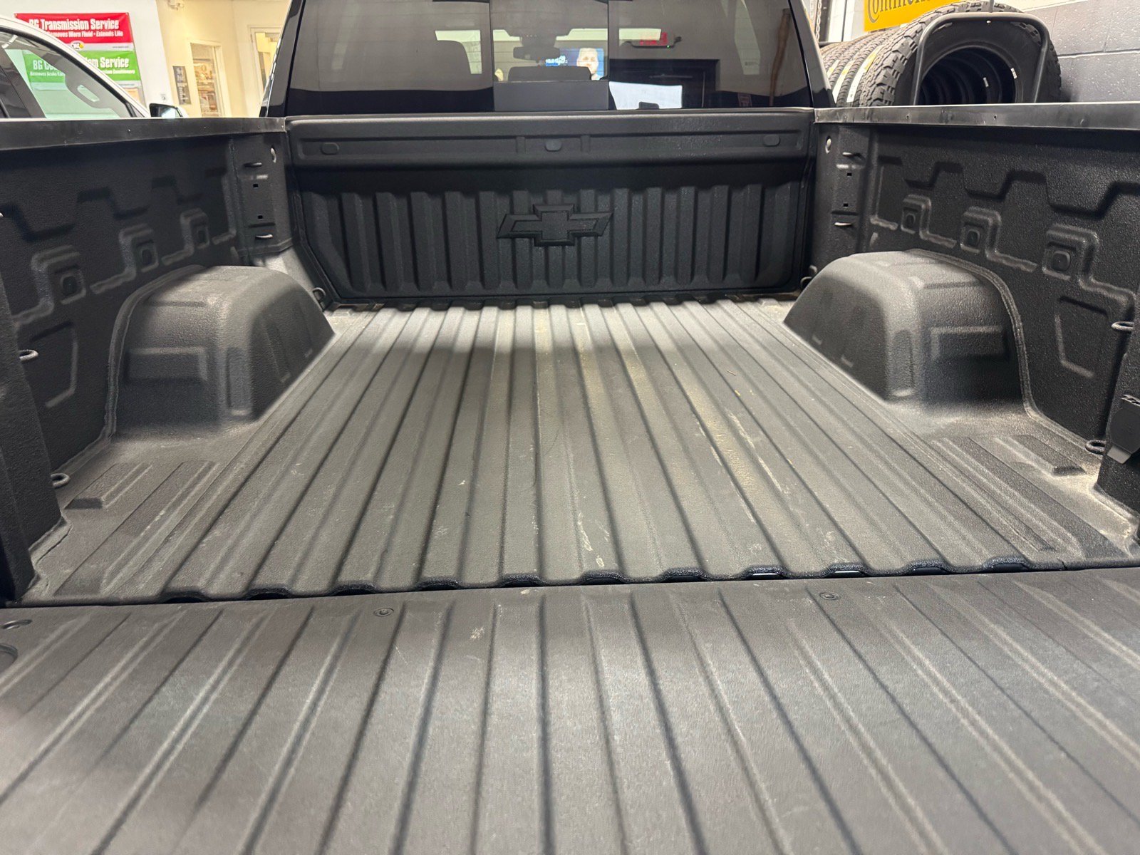 Used 2025 Chevrolet Silverado 1500 LT Trail Boss w/ Convenience Package II AWD/4WD image 7