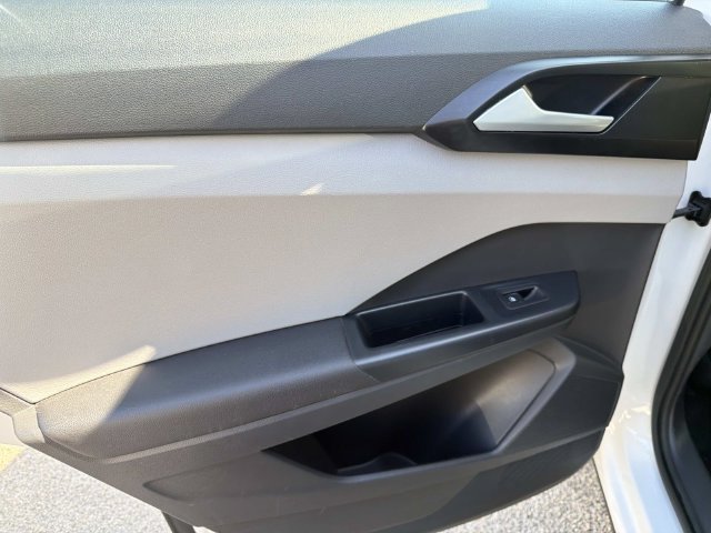 Certified 2023 Volkswagen Taos S FWD image 9