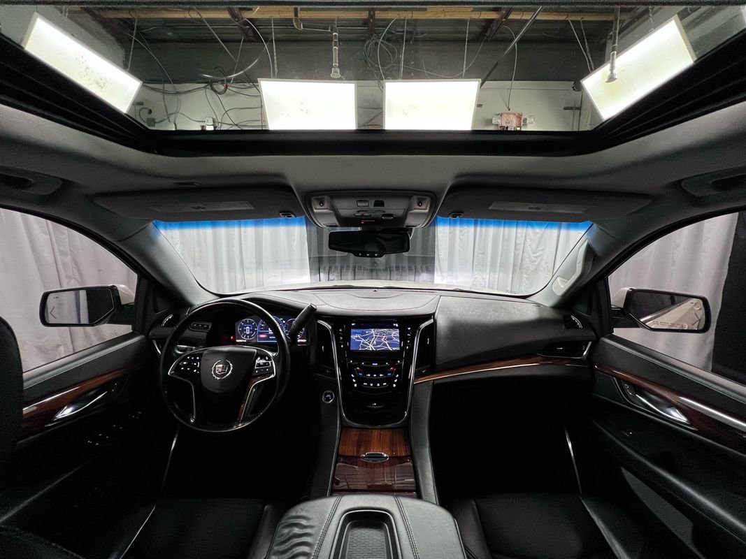 Used 2015 Cadillac Escalade Premium AWD/4WD image 18
