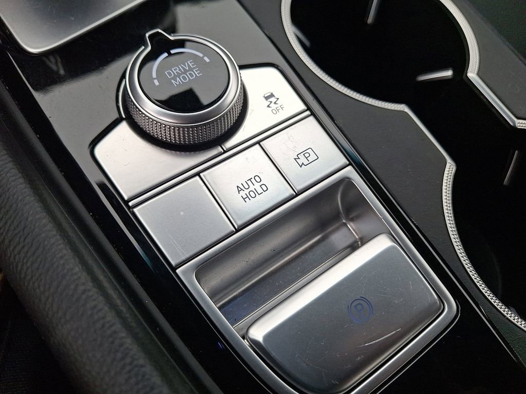 Used 2023 Genesis G70 2.0T image 25