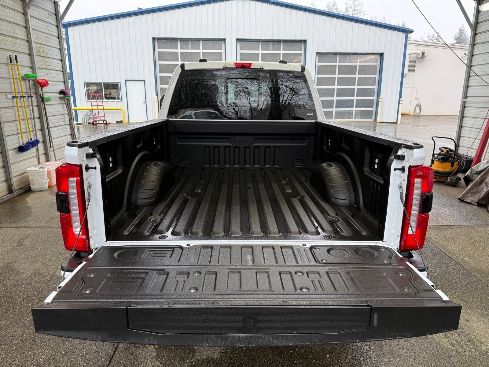 Used 2026 Ford F350 Lariat w/ Black Appearance Package AWD/4WD image 7