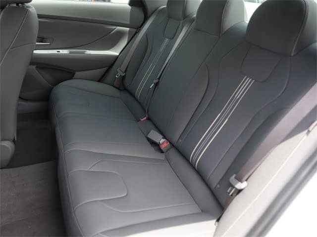 Certified 2025 Hyundai Elantra Blue image 19