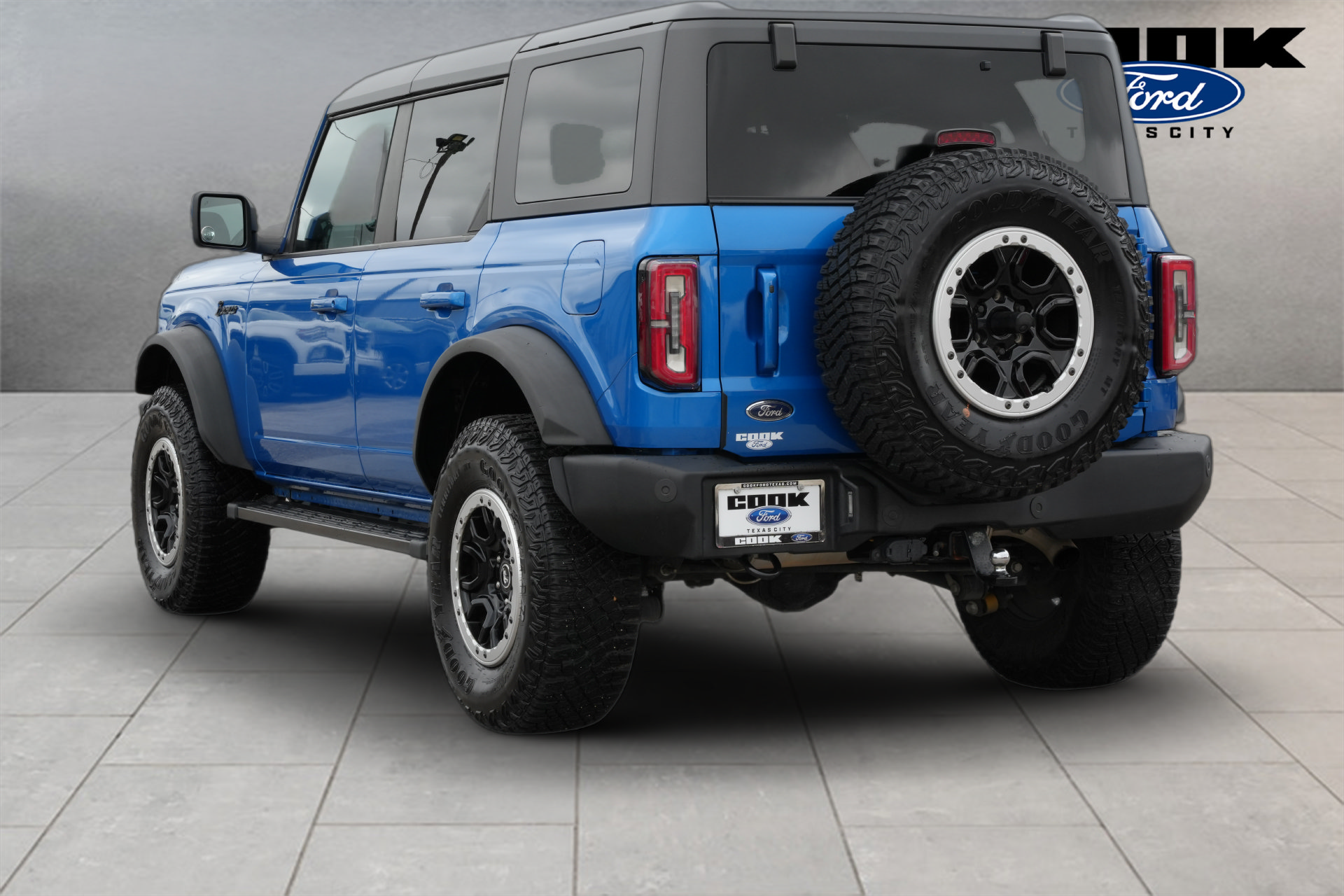 Certified 2023 Ford Bronco Outer Banks w/ Sasquatch Package AWD/4WD image 4