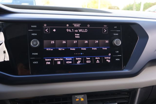 Certified 2022 Volkswagen Taos SE image 23