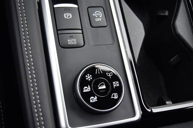 New 2025 Nissan Pathfinder Platinum w/ Cargo Package image 22