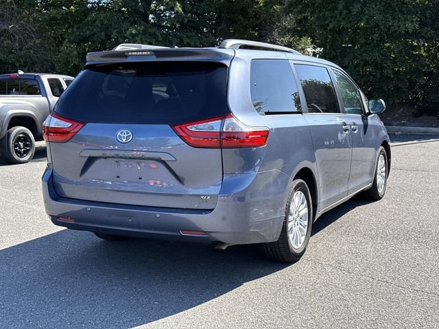 Used 2016 Toyota Sienna XLE w/ XLE Navigation Package FWD image 2