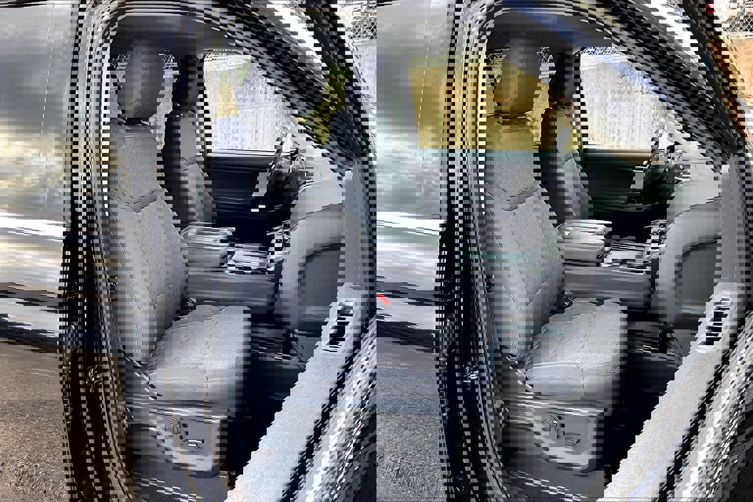 Certified 2025 Ford Expedition Active image 9