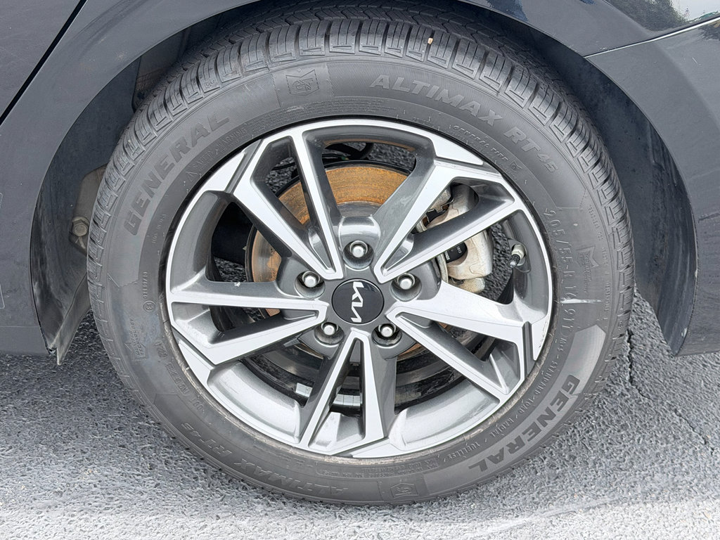 Used 2023 Kia Forte LXS w/ LXS Technology Package FWD image 33