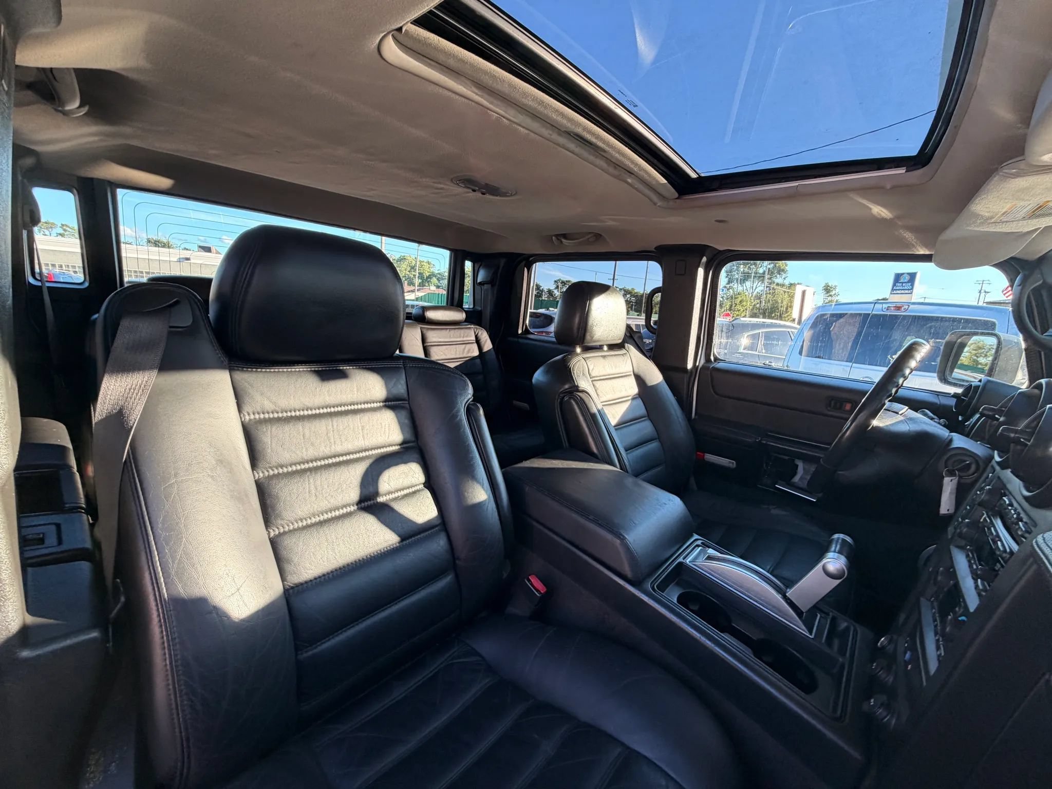 Used 2005 HUMMER H2 SUT w/ Preferred Equipment Group AWD/4WD image 20