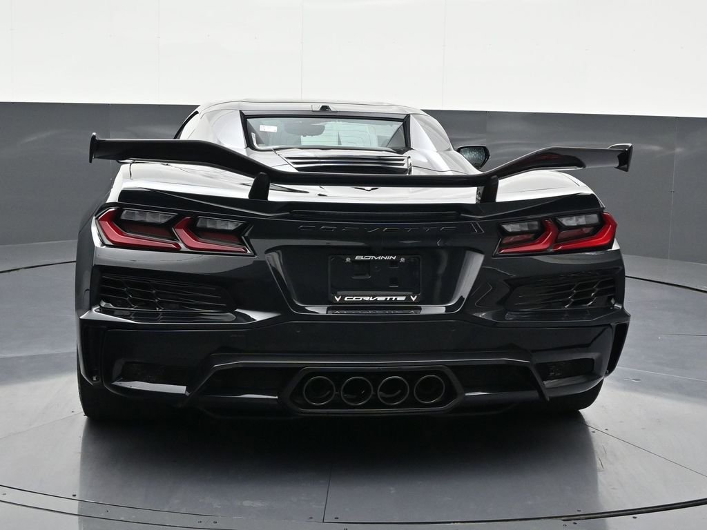 Used 2024 Chevrolet Corvette Z06 w/ Z07 Performance Package image 4