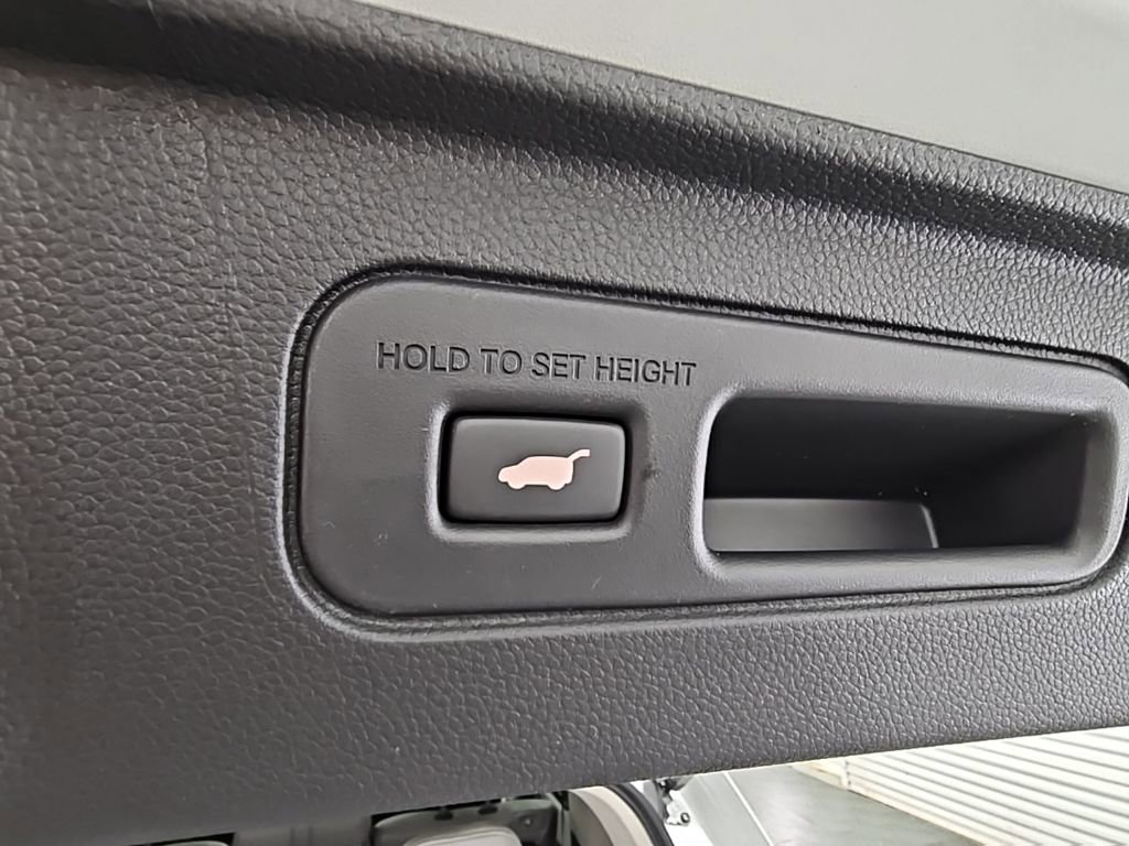 New 2025 Honda Pilot Touring image 38