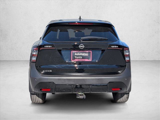 Used 2025 Nissan Kicks SV image 7