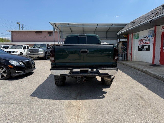 Used 2005 Chevrolet Silverado 2500 LT w/ Heavy-Duty Power Package image 6