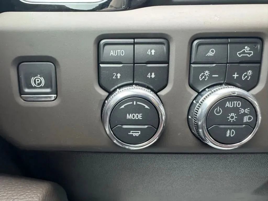 New 2026 GMC Sierra 2500 Denali w/ Denali Reserve Package AWD/4WD image 23