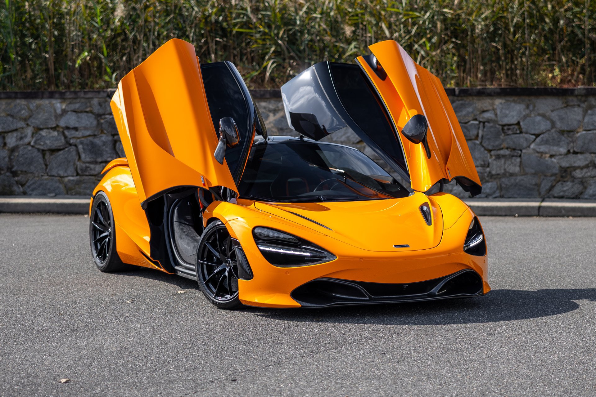 Used 2019 McLaren 720S RWD image 3
