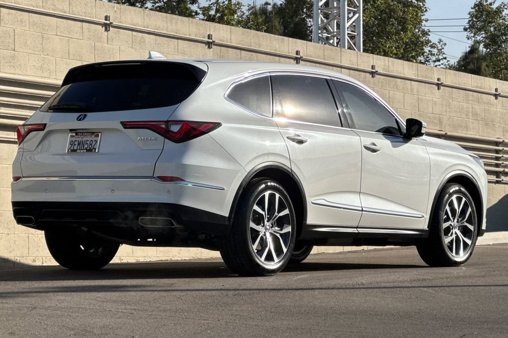 Certified 2023 Acura MDX FWD w/ Technology Package image 8