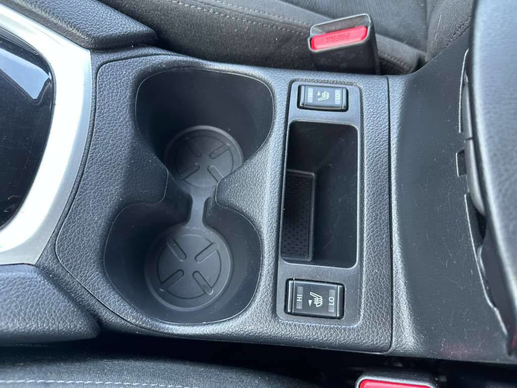 Used 2016 Nissan Rogue SV w/ SV Premium Package image 21