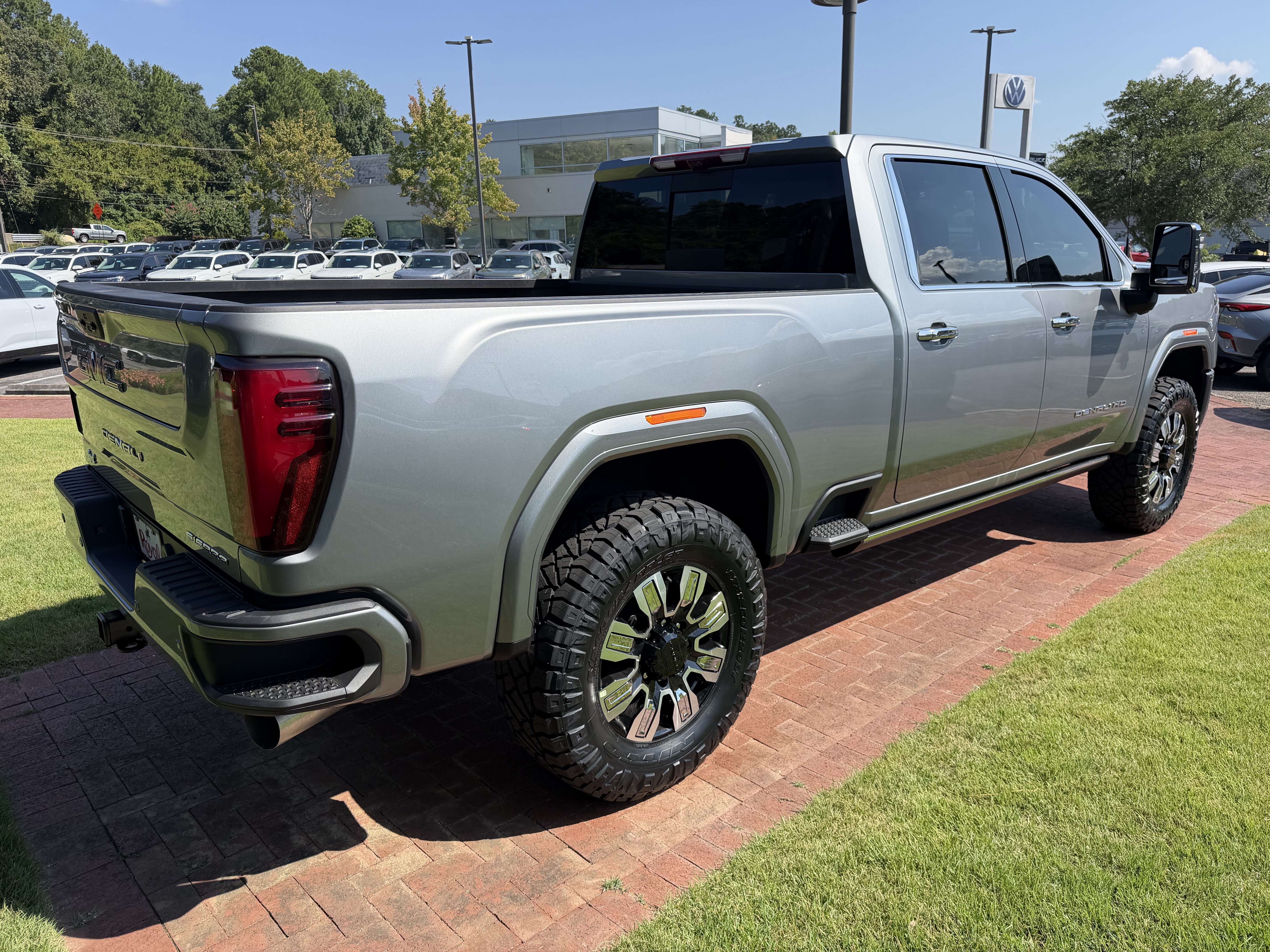 New 2026 GMC Sierra 2500 Denali w/ Denali Reserve Package AWD/4WD image 5