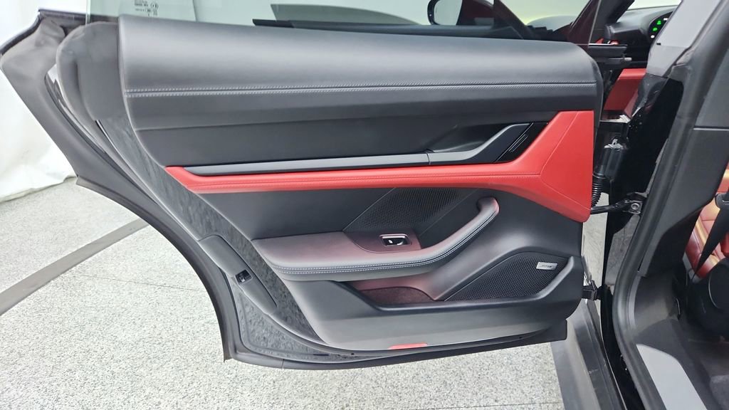 Used 2020 Porsche Taycan 4S w/ Premium Package image 31