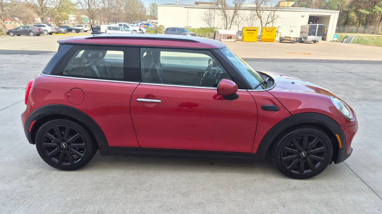Used 2015 MINI Cooper 2-Door Hardtop image 8