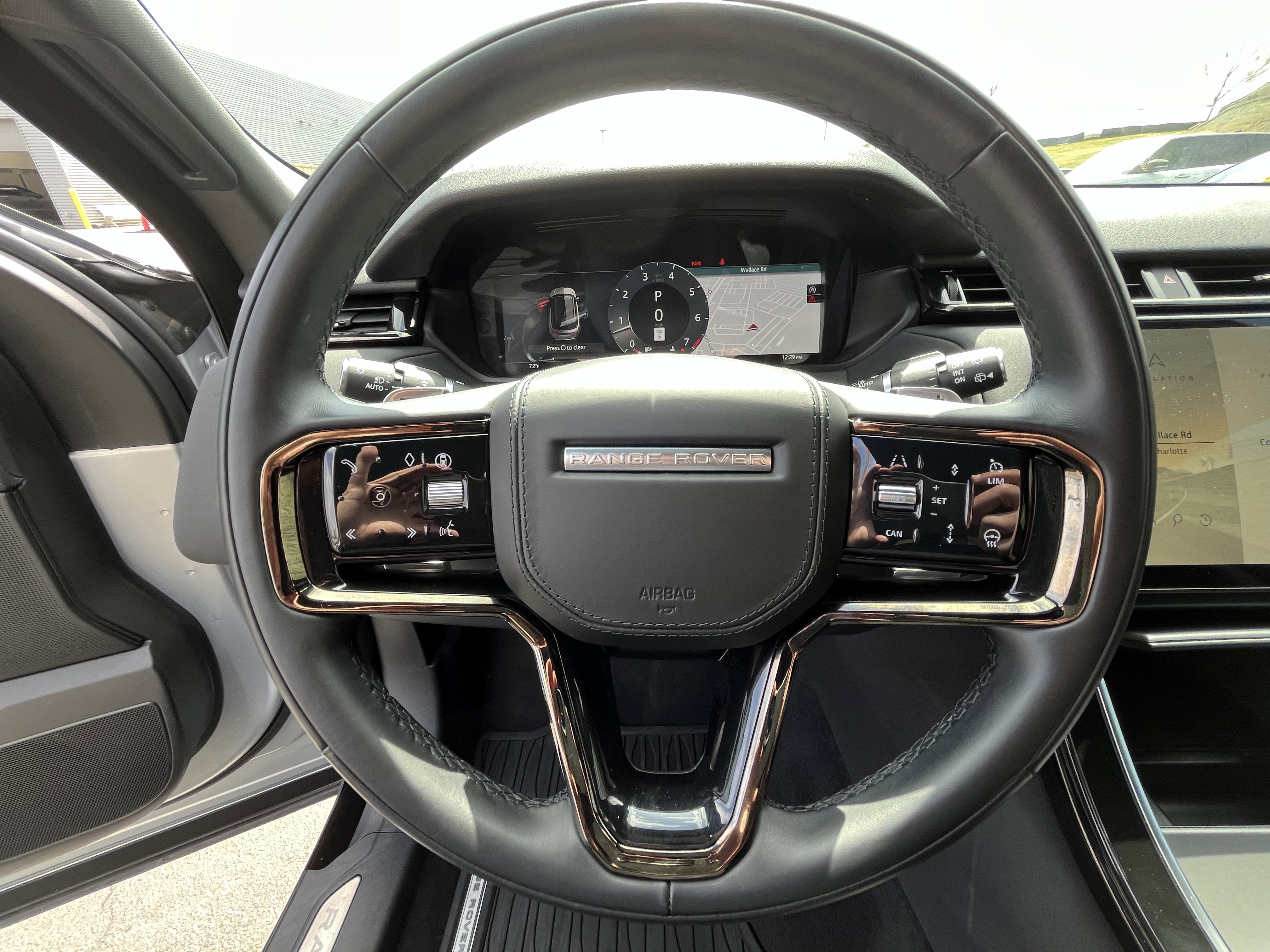 Certified 2025 Land Rover Range Rover Velar Dynamic SE AWD/4WD image 17