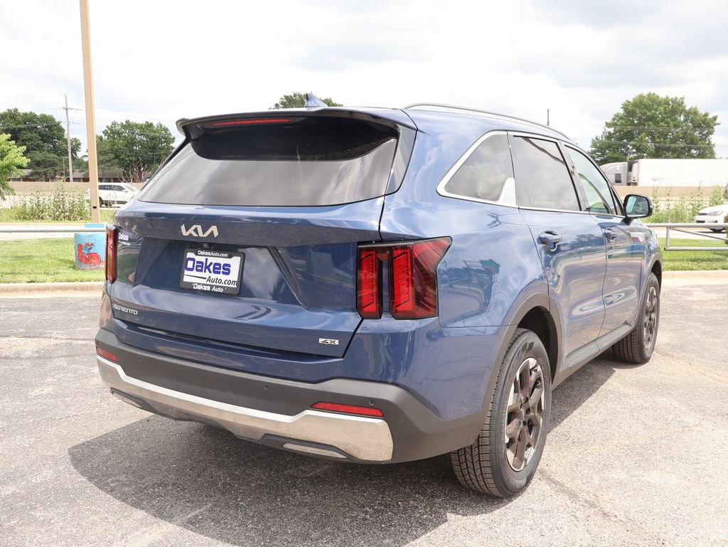 Certified 2024 Kia Sorento S w/ Panoramic Sunroof Package AWD/4WD image 7