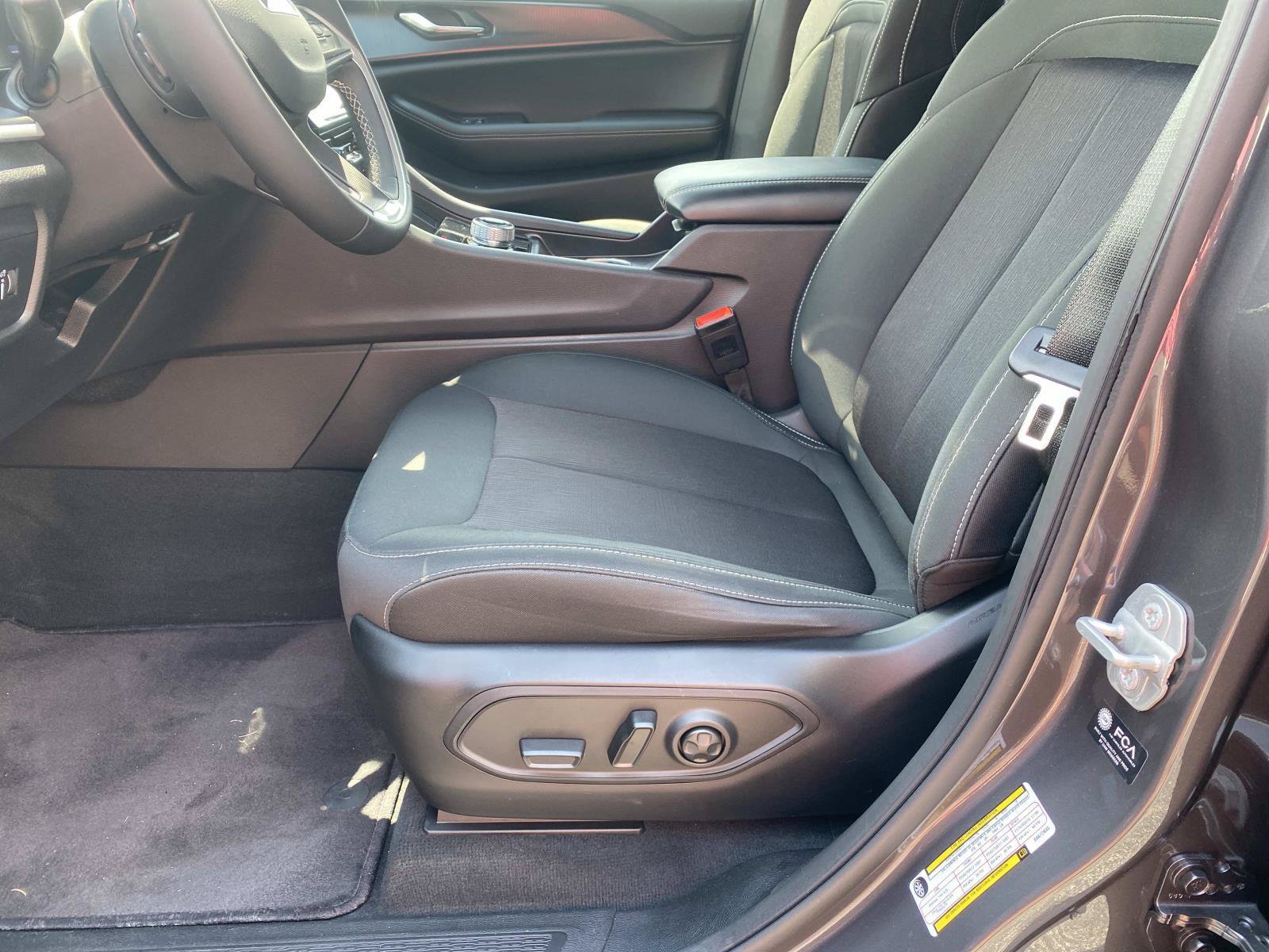 Used 2025 Jeep Grand Cherokee Laredo w/ MOPAR Finishing Package RWD image 22