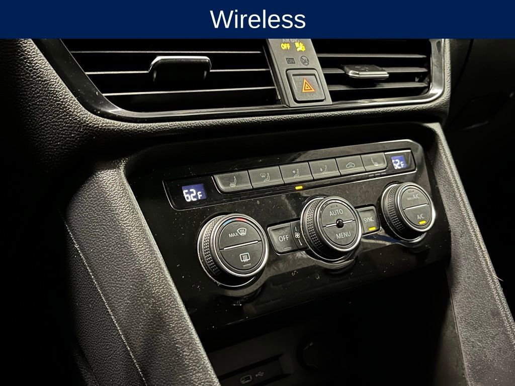 Used 2023 Volkswagen Taos SEL image 10