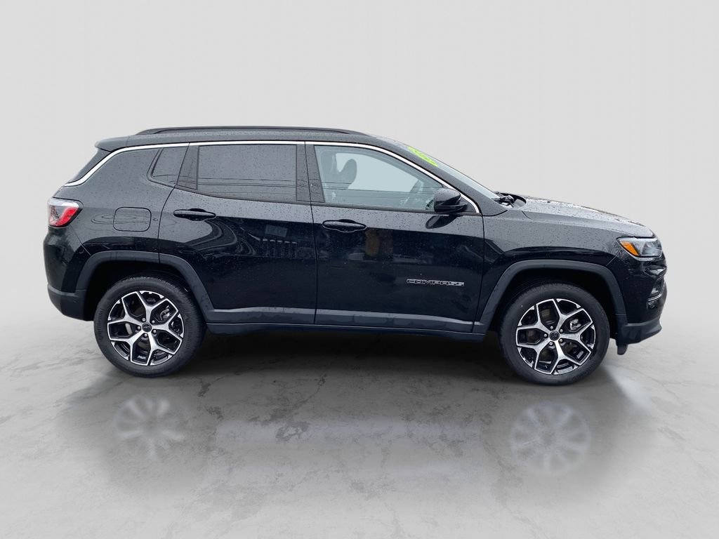 Used 2025 Jeep Compass Limited AWD/4WD image 11