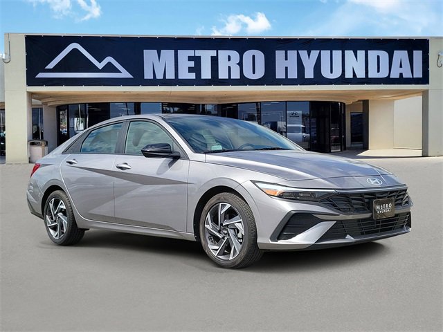 Certified 2025 Hyundai Elantra Sport image 1