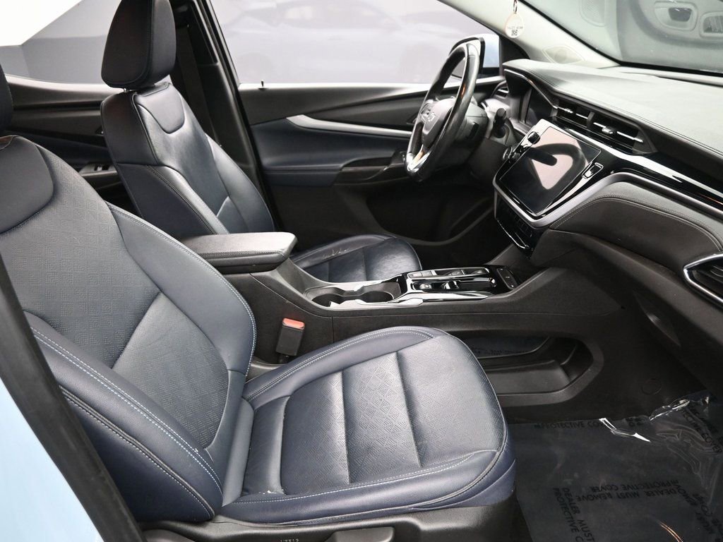 Used 2022 Chevrolet Bolt EUV LT w/ Convenience Package FWD image 32