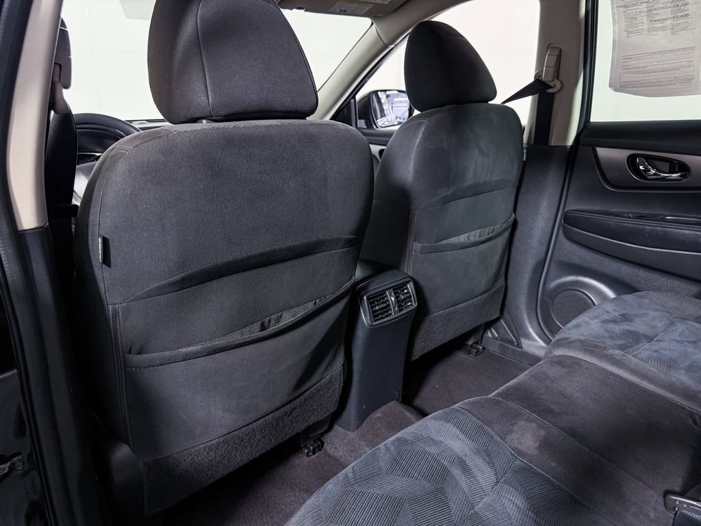Used 2015 Nissan Rogue SV FWD image 33