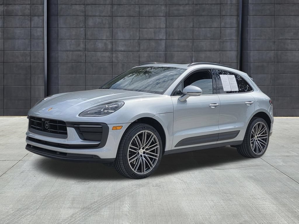 Certified 2026 Porsche Macan AWD/4WD image 1