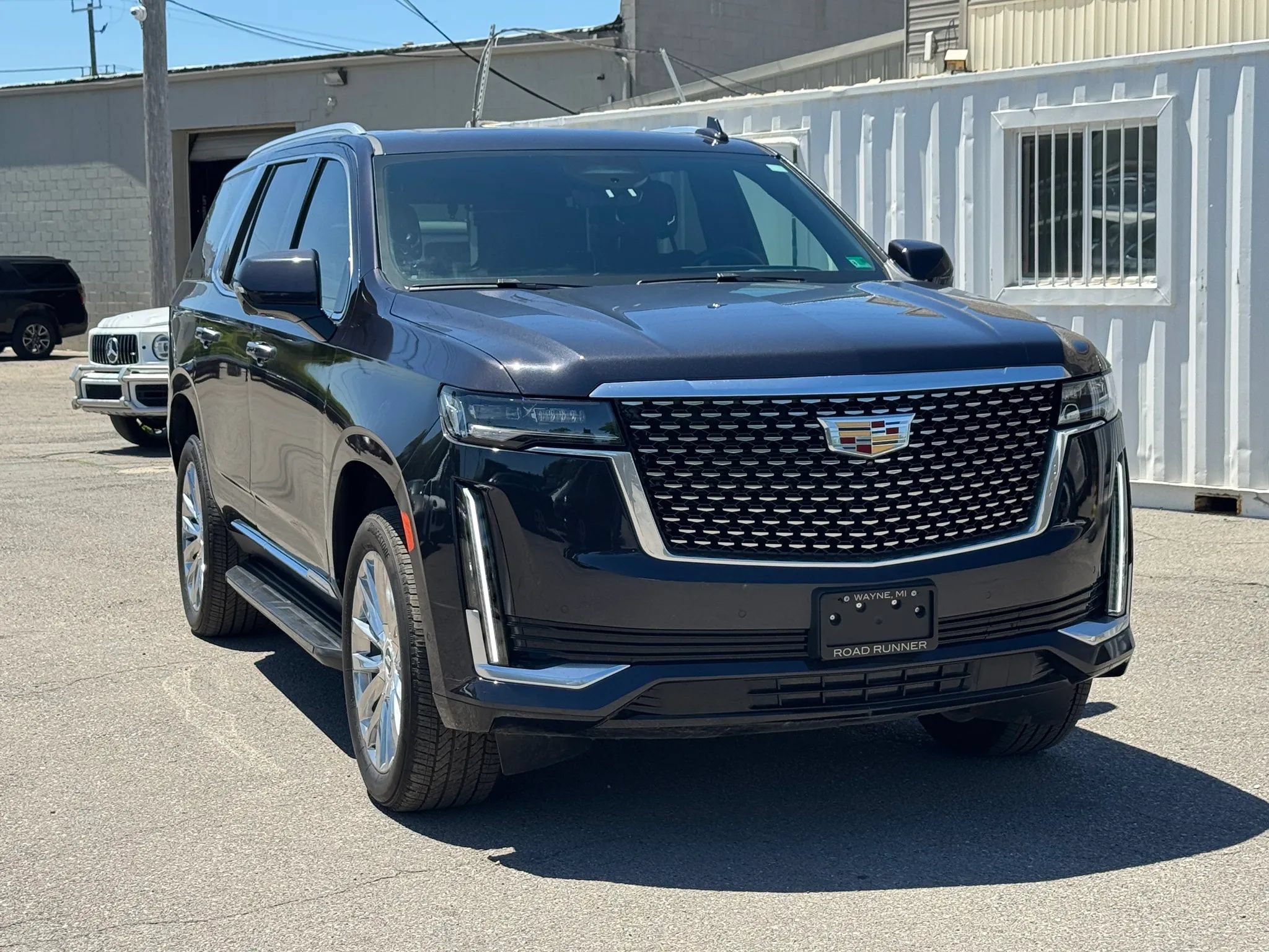Used 2024 Cadillac Escalade Premium Luxury AWD/4WD image 10