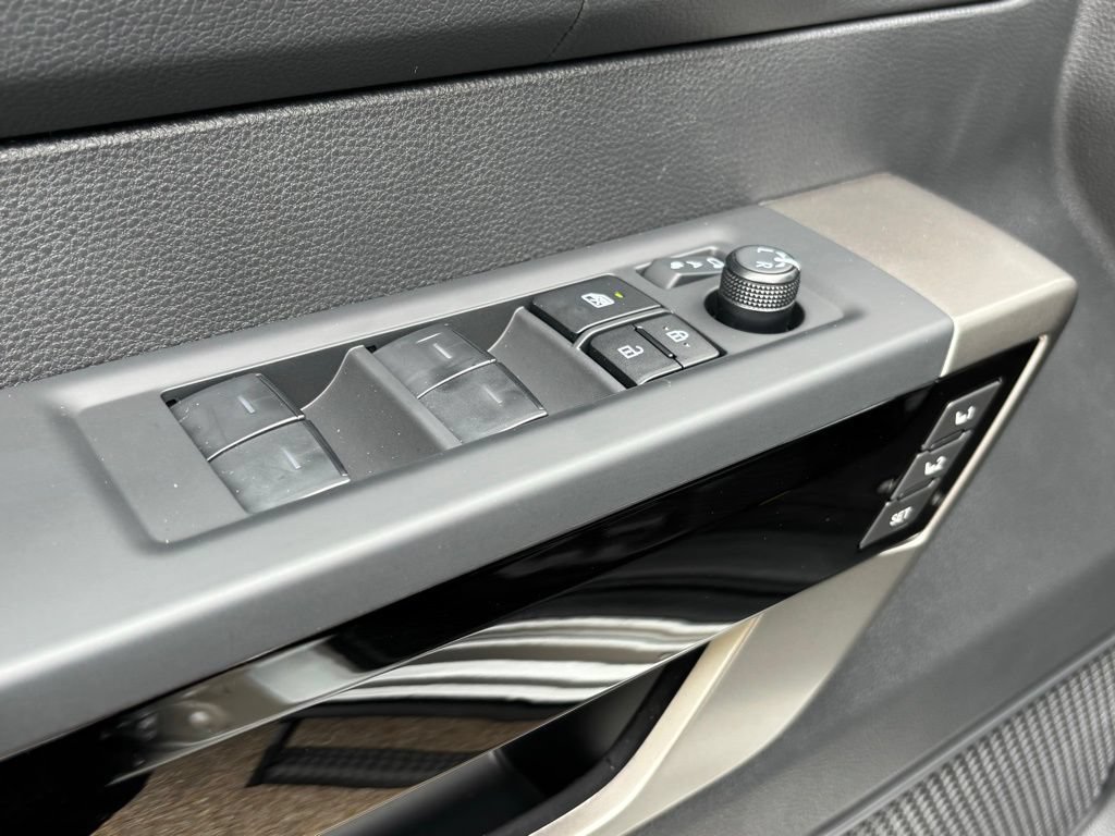 New 2026 Toyota Tundra Limited AWD/4WD image 27