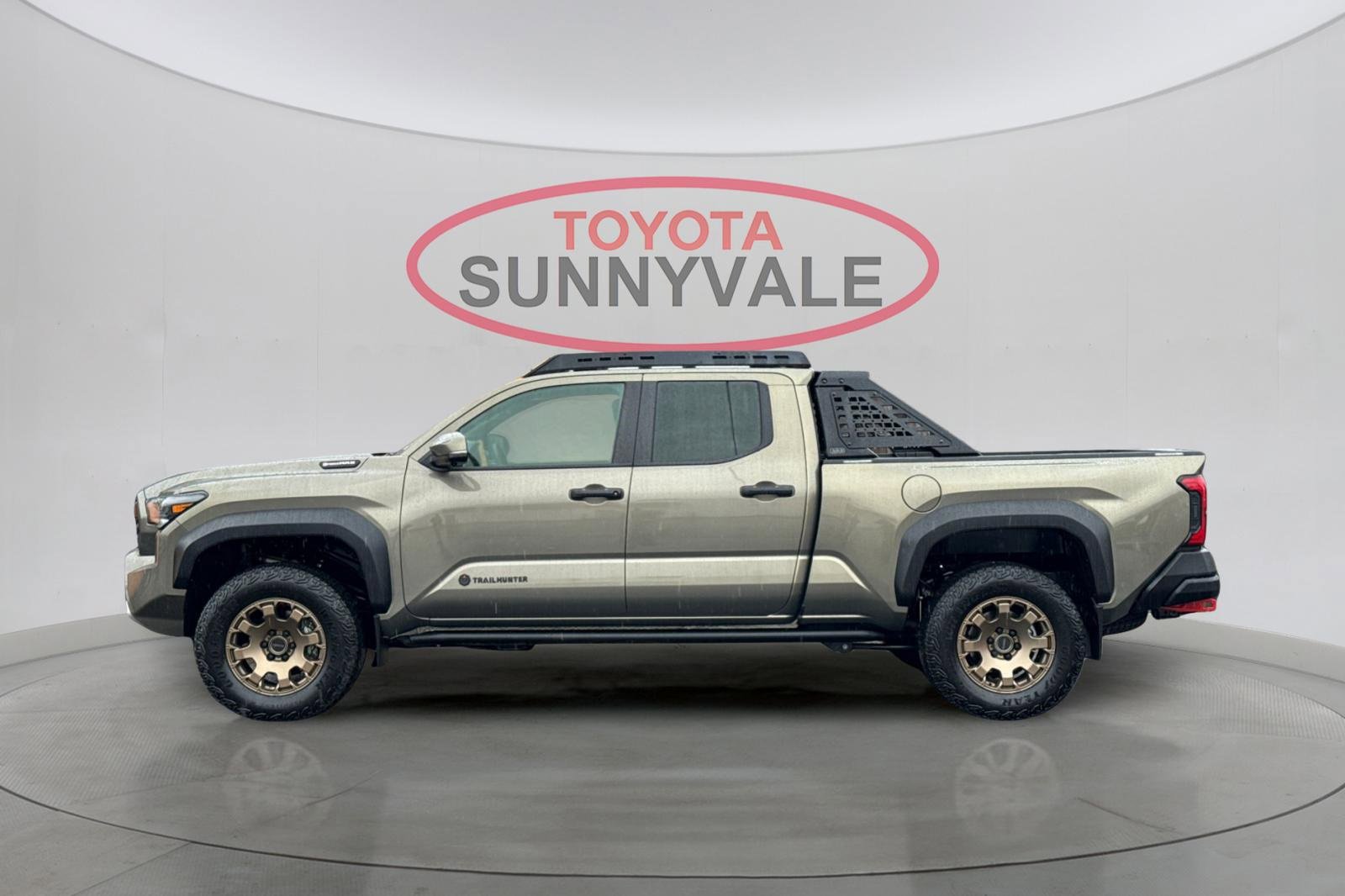 Used 2024 Toyota Tacoma Trailhunter image 6
