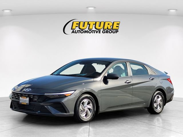 Used 2025 Hyundai Elantra SE FWD image 5