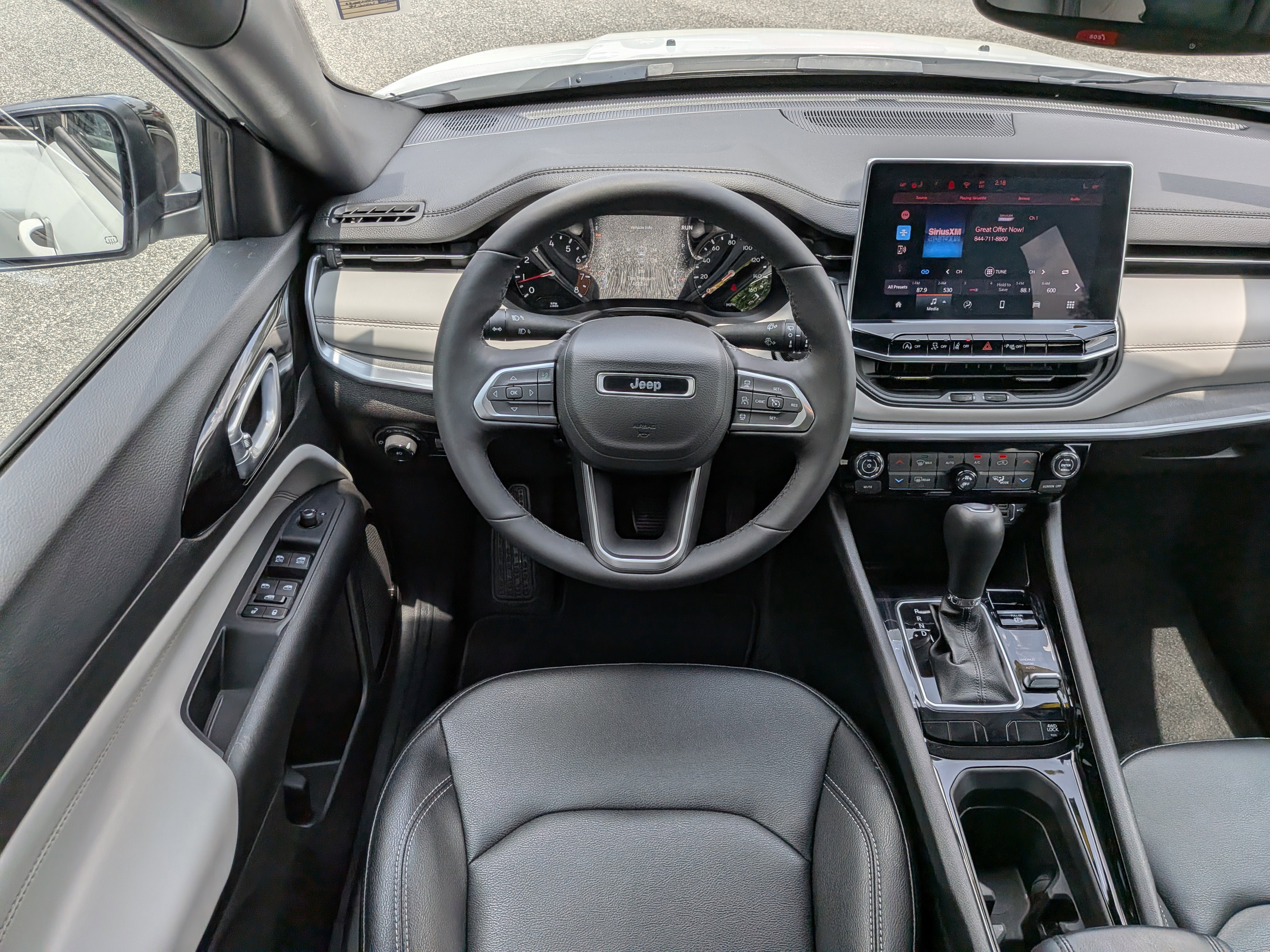 Used 2026 Jeep Compass Limited AWD/4WD image 15