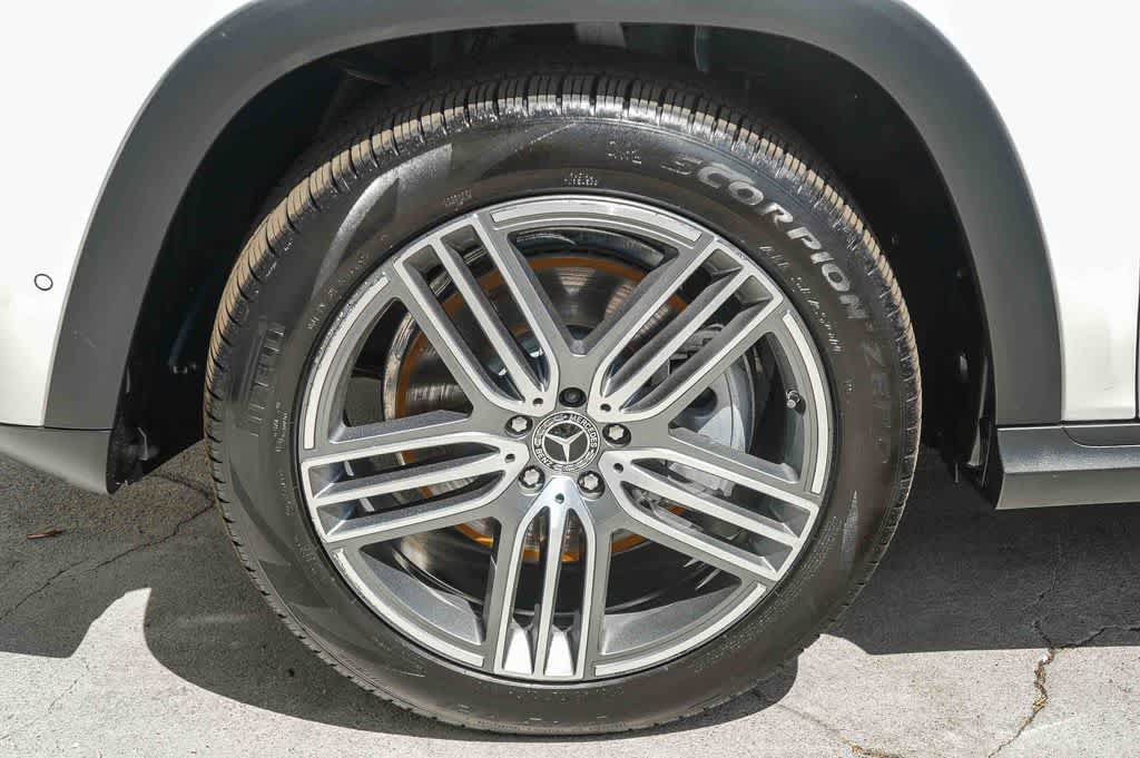 Used 2024 Mercedes-Benz GLS 450 4MATIC image 10
