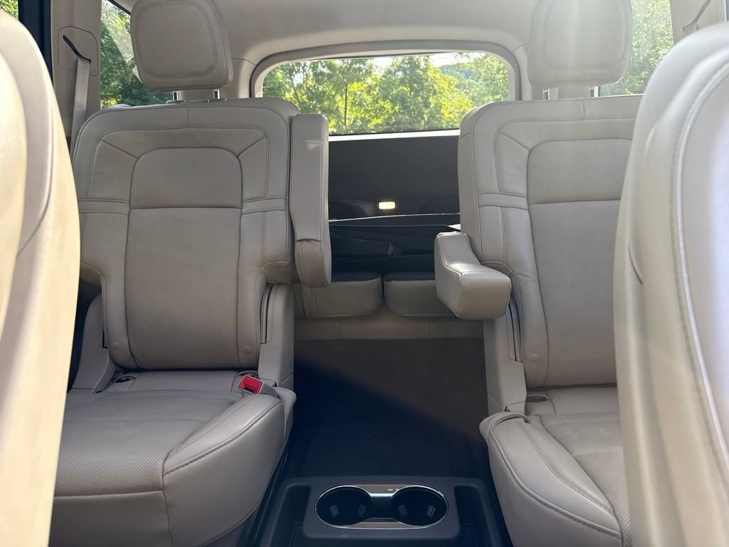 Used 2022 Lincoln Aviator Reserve w/ Equipment Group 201A AWD/4WD image 24