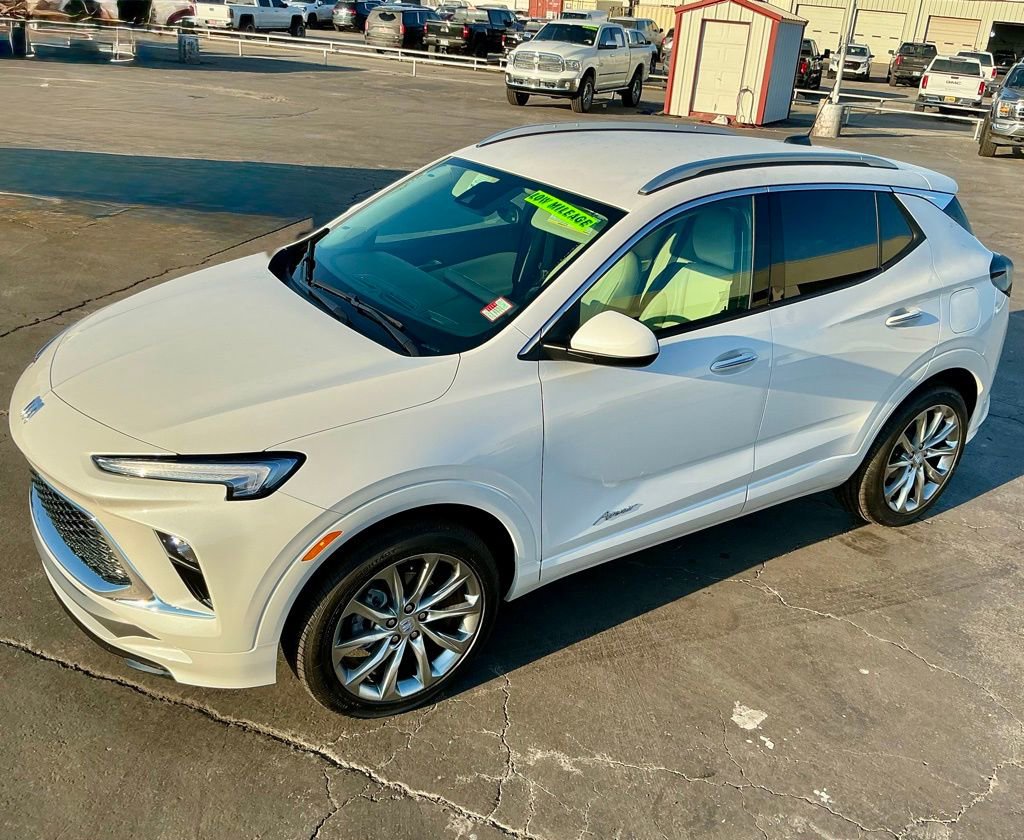 Used 2024 Buick Encore GX Avenir image 7