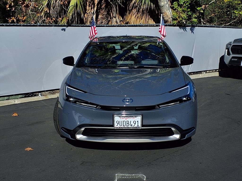 Certified 2025 Toyota Prius Plug-In Hybrid image 2