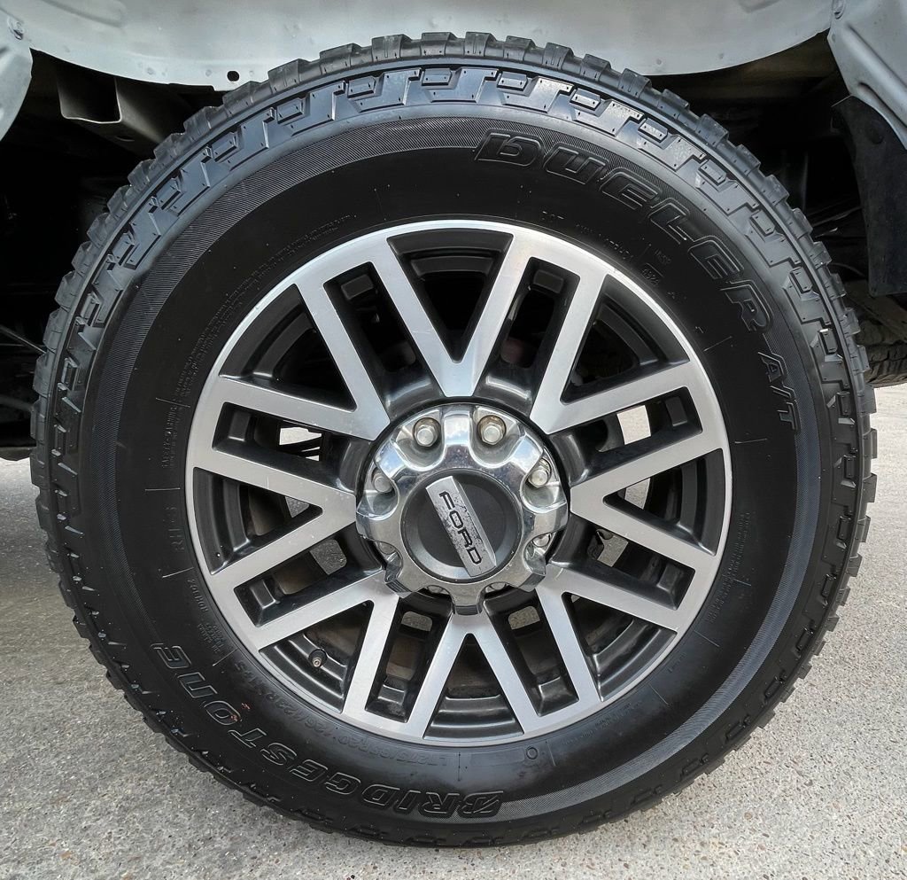 Used 2017 Ford F350 Lariat w/ Lariat Ultimate Package AWD/4WD image 12