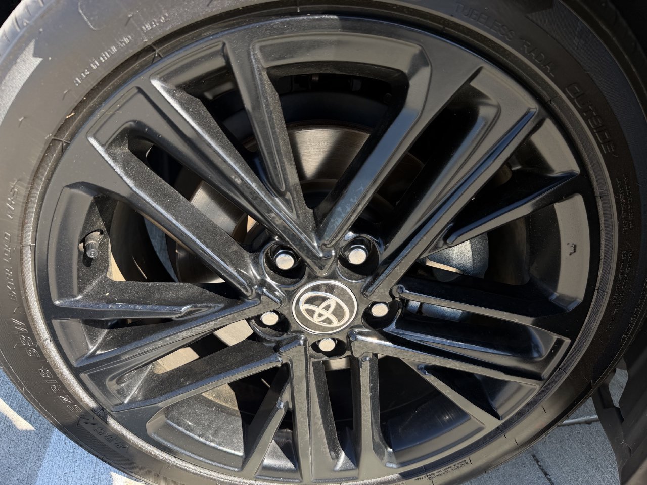 Used 2025 Toyota Camry SE FWD image 9