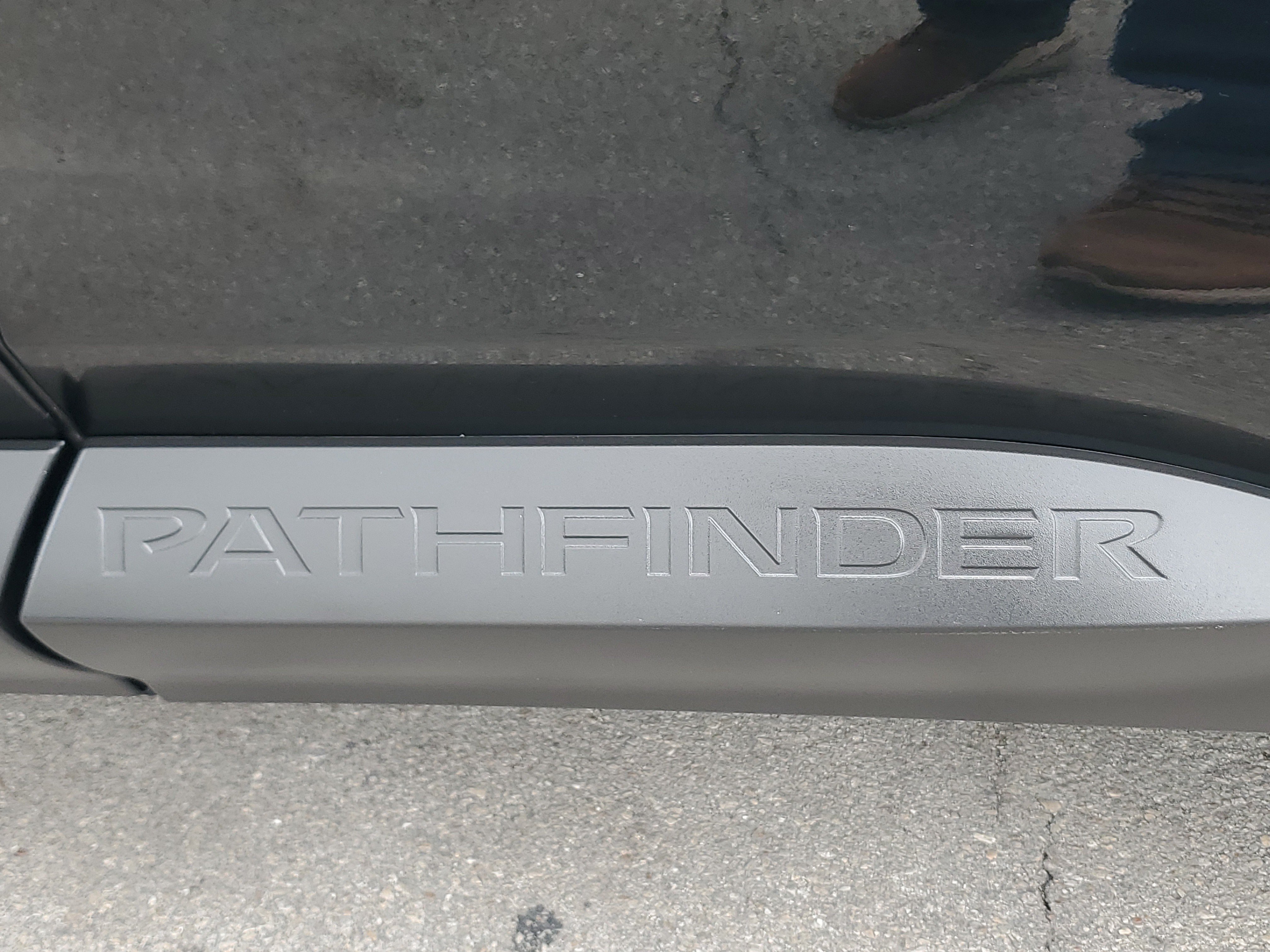 Certified 2025 Nissan Pathfinder SV w/ Black Appearance Package FWD image 31