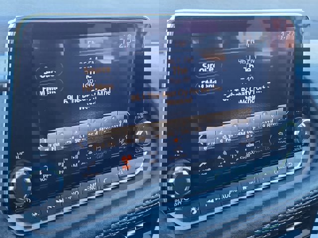 Used 2023 Nissan Rogue SV image 18