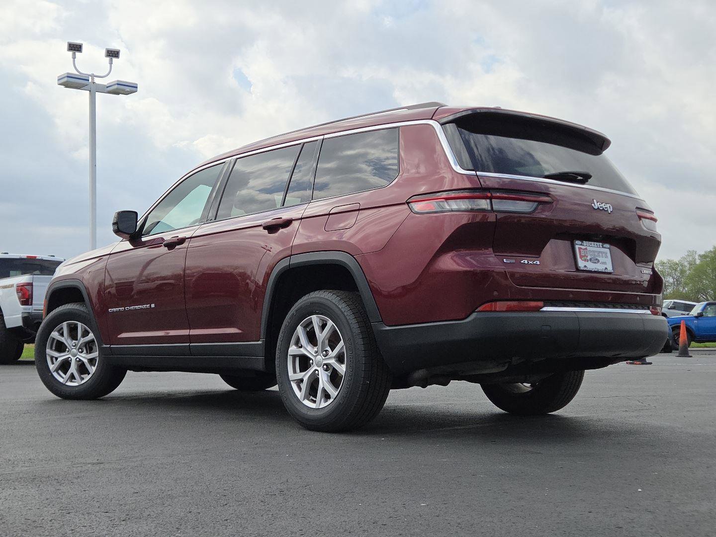 Used 2021 Jeep Grand Cherokee L Limited AWD/4WD image 16