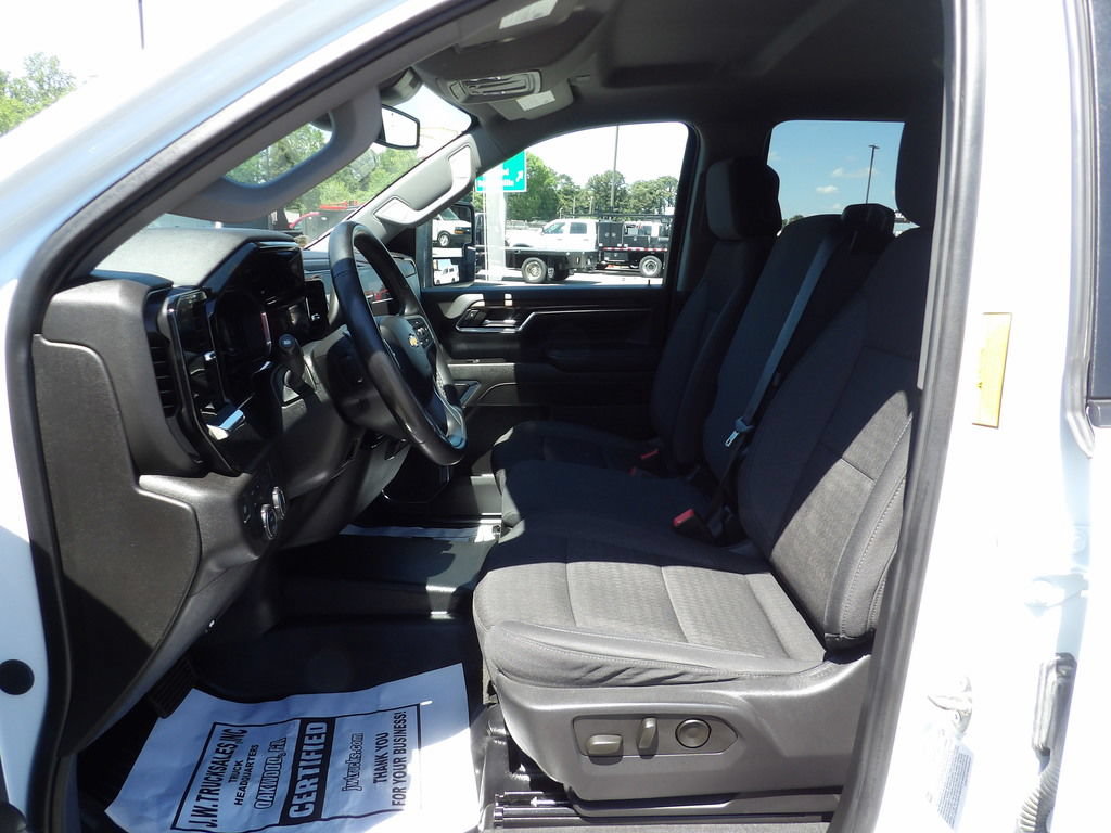 Used 2024 Chevrolet Silverado 3500 LT w/ Convenience Package AWD/4WD image 17
