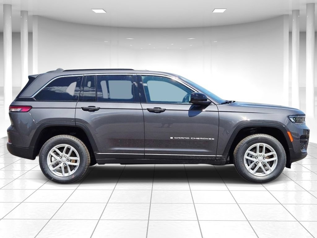 New 2026 Jeep Grand Cherokee Laredo X AWD/4WD image 2
